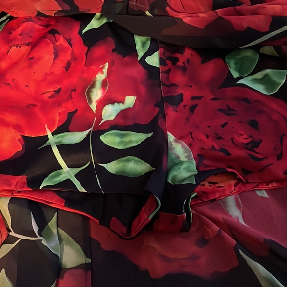 BEBE MAXI DRESS BLACK RED ROSES 6 - Picture 3 of 8